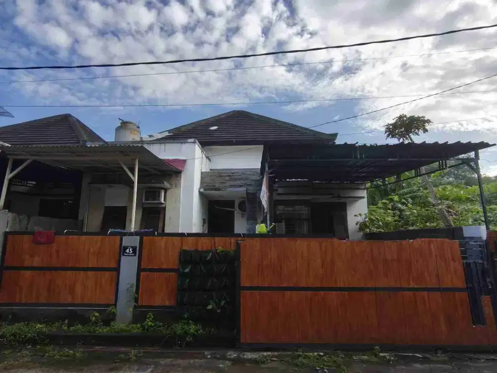 Rumah Hunian area komplek Taman Griya