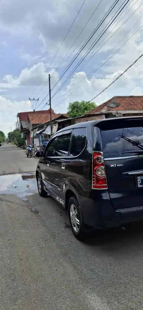 Daihatsu Xenia 2011 Bensin