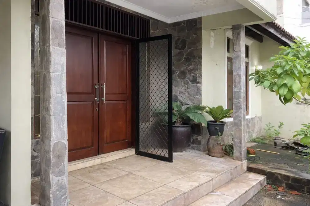 Rumah Hook di Taman Buaran Indah 1, Klender, Jakarta Timur