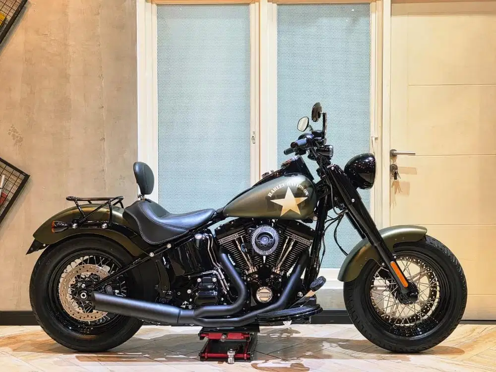 Harley Davidson Softail Slim Army Captain Amerika Limited