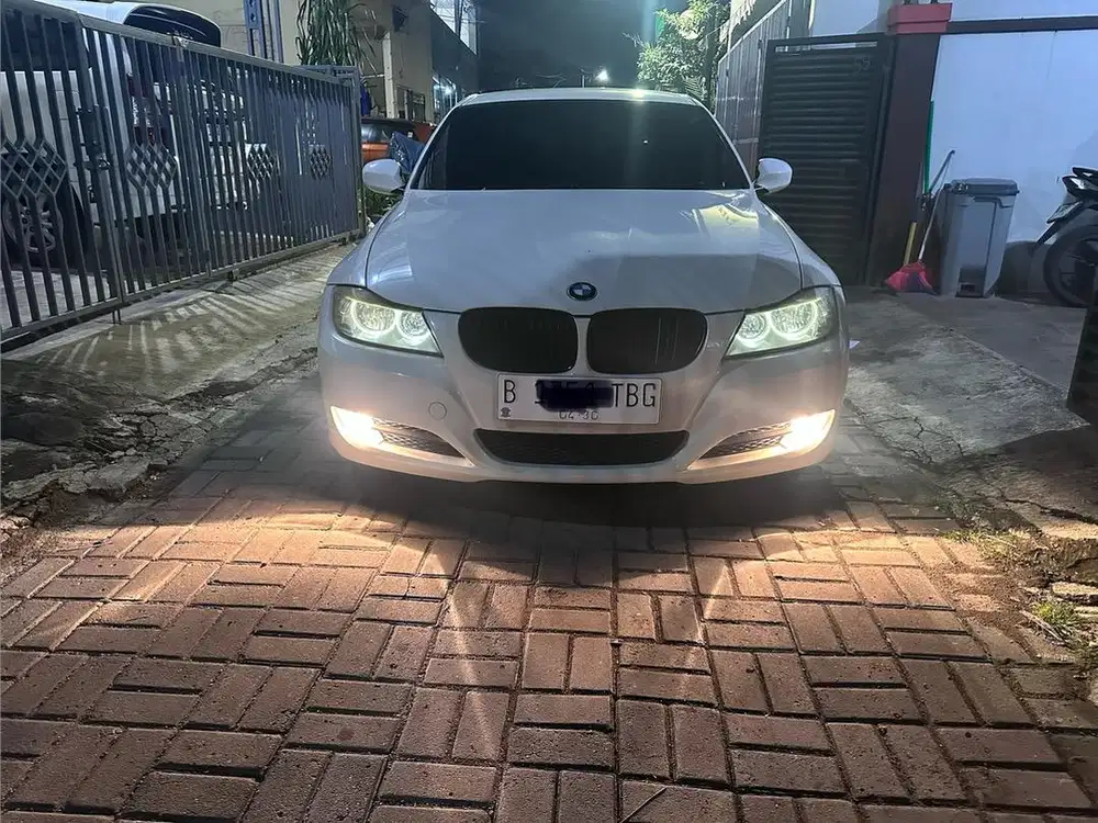 BMW 320i LCI I-DRIVE 2010