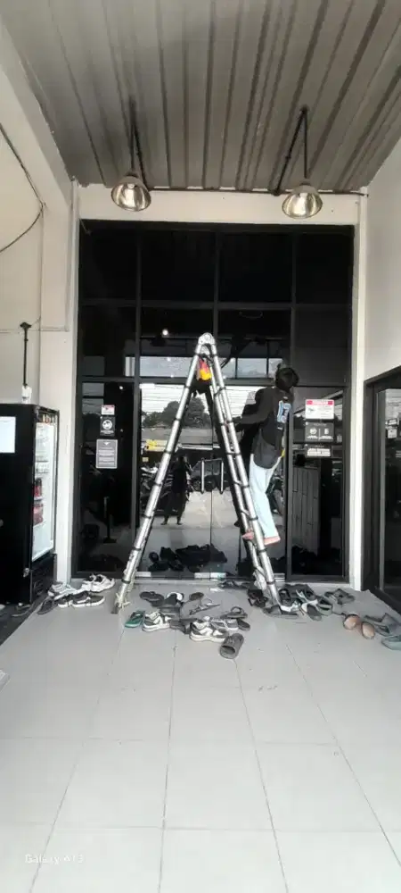 Jasa pasang sticker kaca film