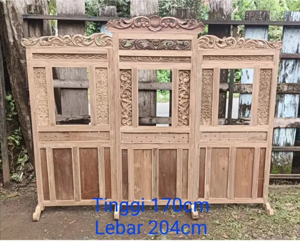 SEKAT PEMISAH RUANGAN UKIR MOTIF WAYANG