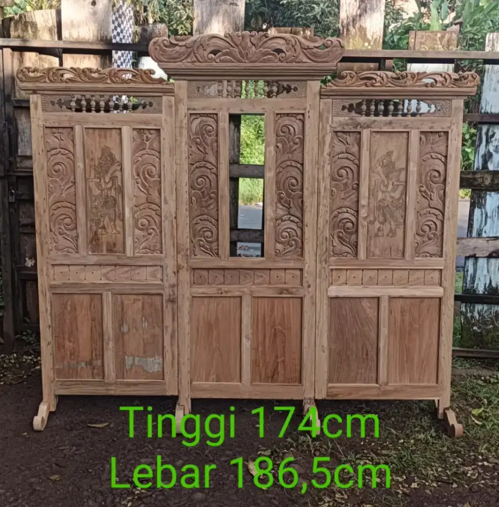 SEKAT PEMISAH RUANGAN UKIR MOTIF BUNGA