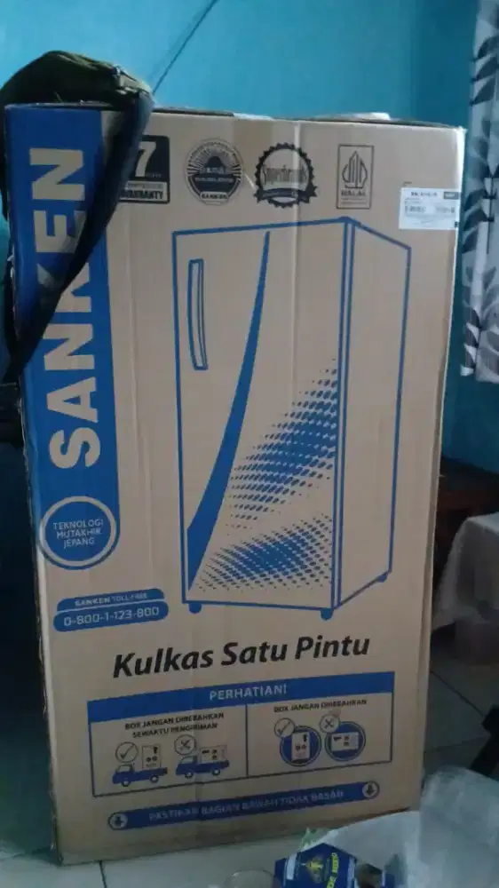 Kulkas baru , belum buka segel