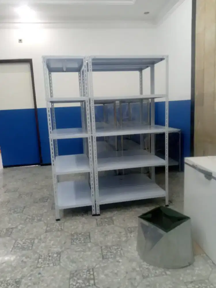 Rak besi rak kantor rak barang