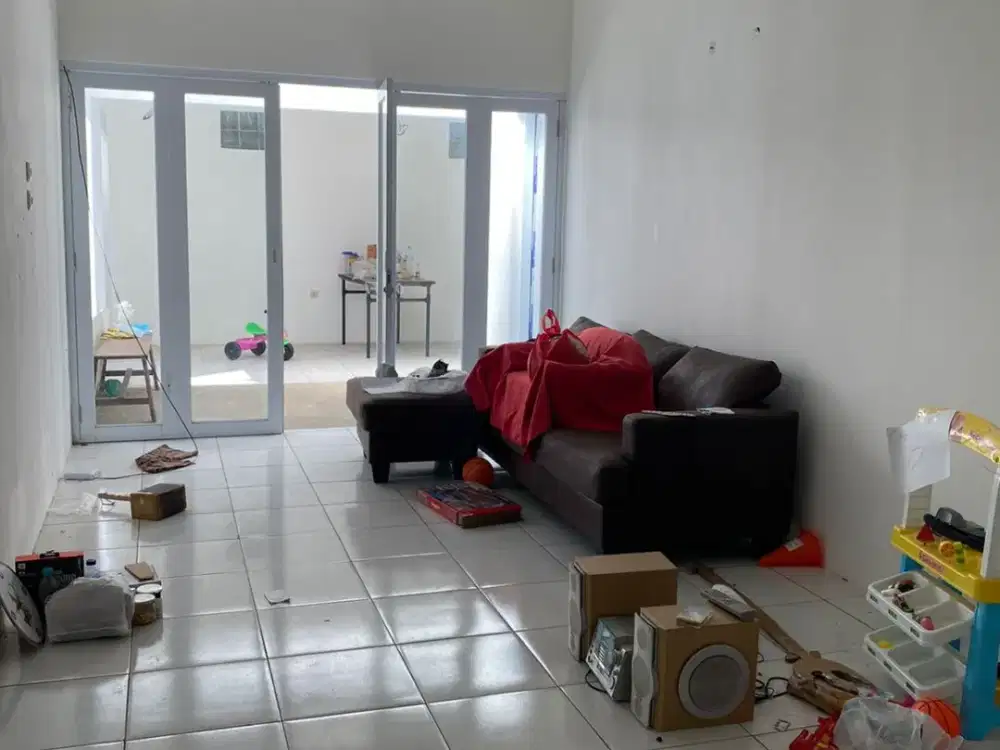 DISEWAKAN RUMAH STRATEGIS – JL. SANINTEN / AREA RIAU BANDUNG