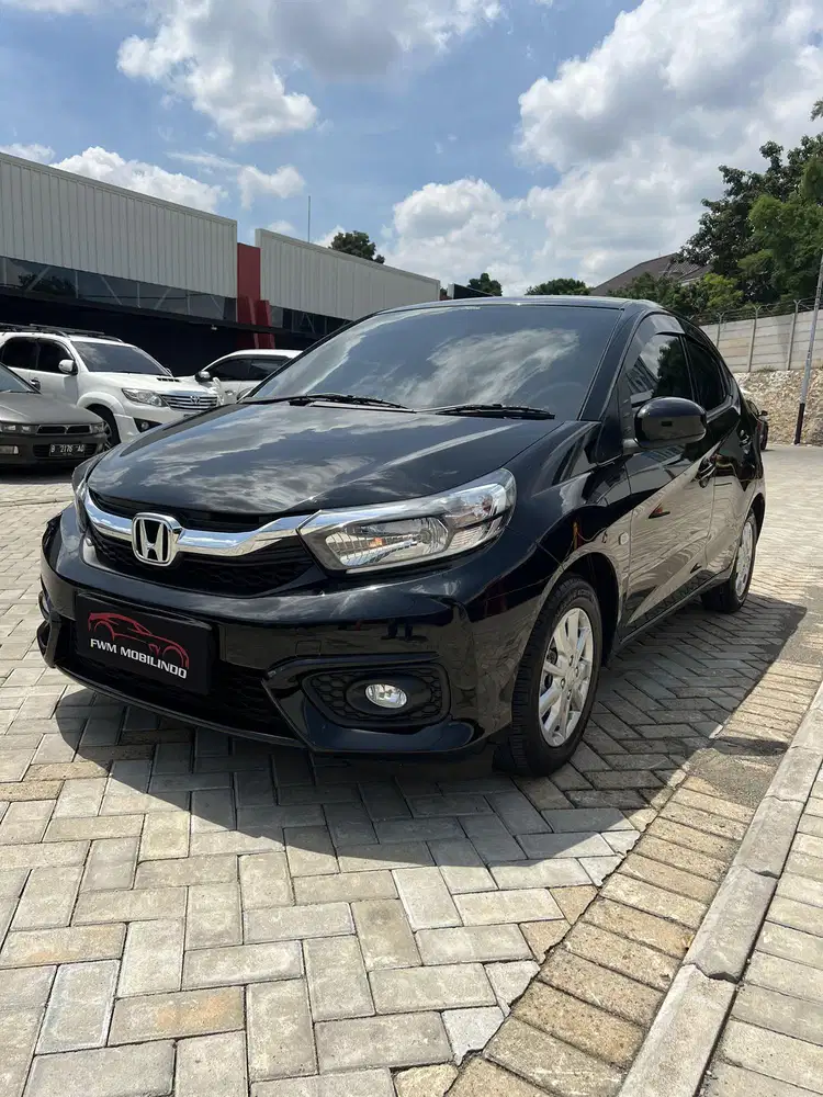 Honda brio E AT 2023 low KM 10rb, pajak panjang, mulus