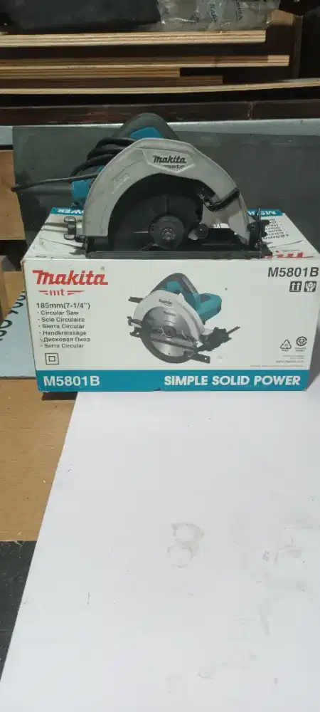 Alat pertukangan furniture