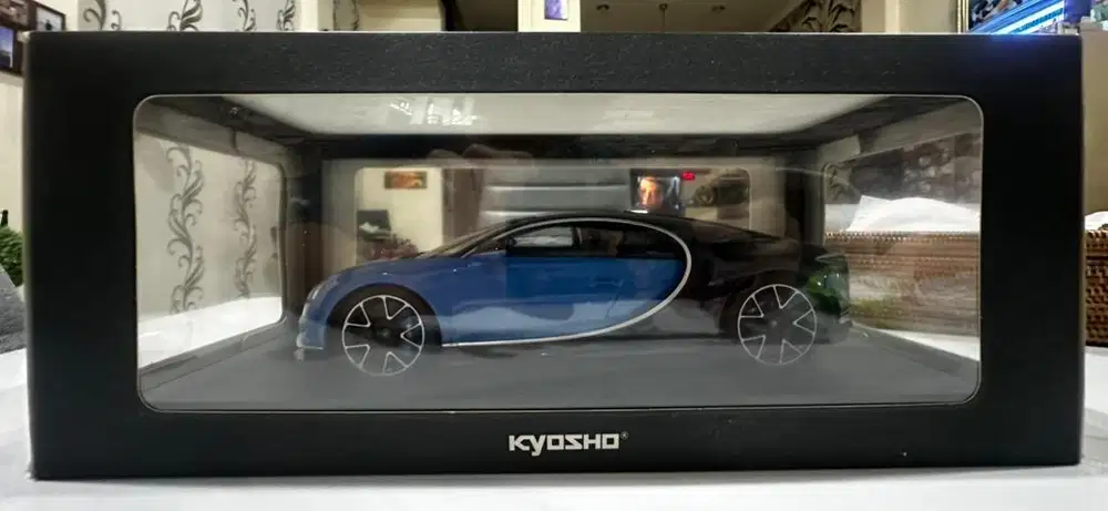 1/18 Kyosho Bugatti Chiron Premium