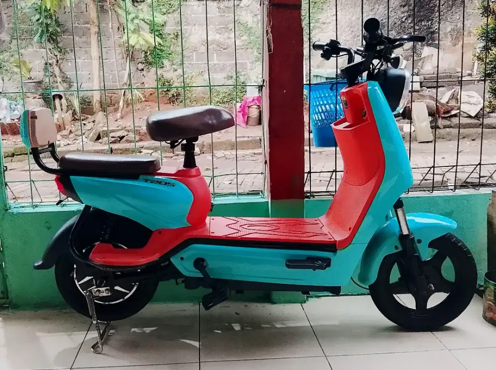 Sepeda listrik  OTOBOT T205