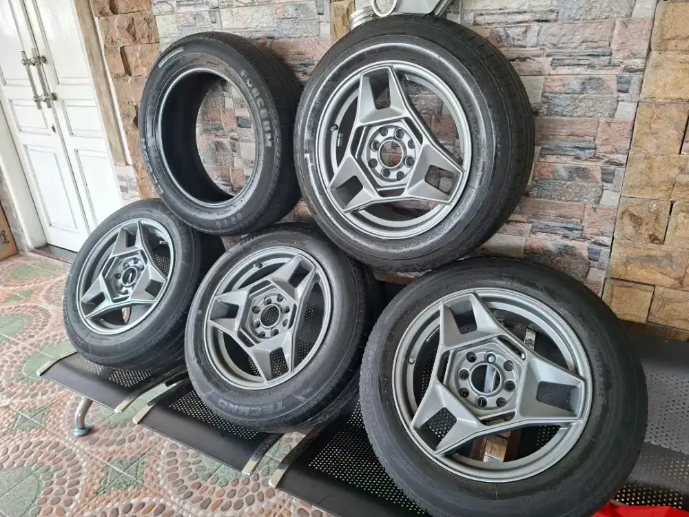 Velg R15 HSR 3 bulan  pakai ex  Avanza