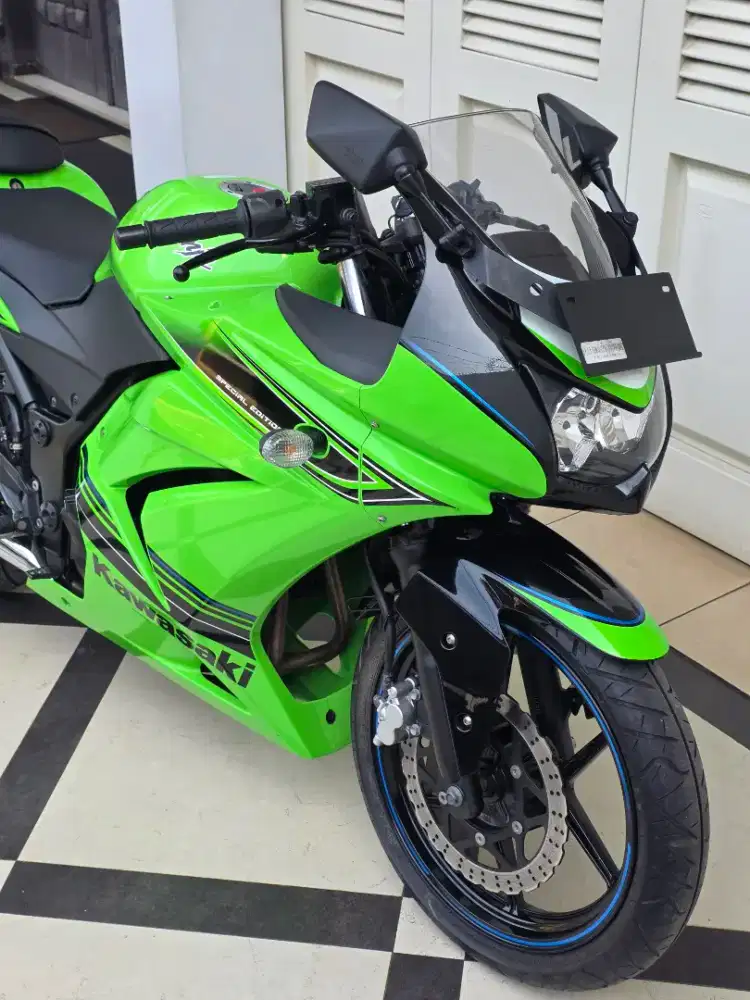 Kawasaki ninja 250R karburator km 1400 gress like new