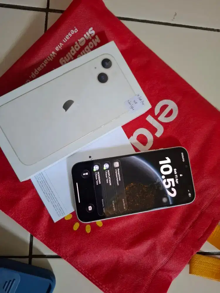 Iphone 13 white starlight