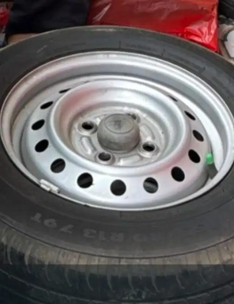 Dijual Velg dan Ban Ori R13
