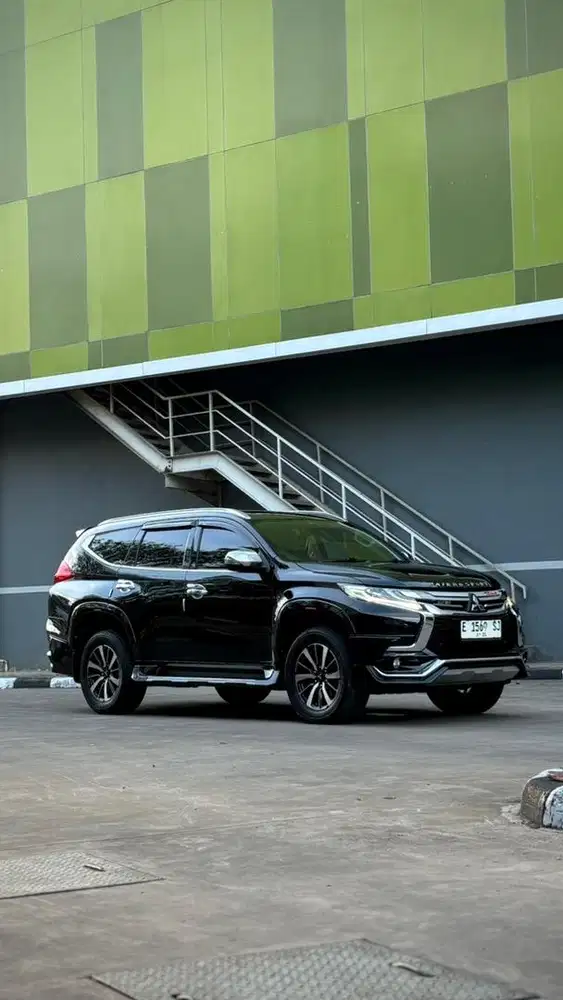 Pajero Dakar 4x2 AT 2018 Diesel Sunroof