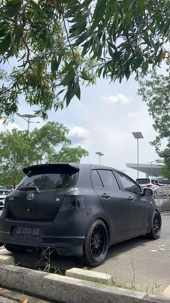 jual mobil yaris 2006 manual