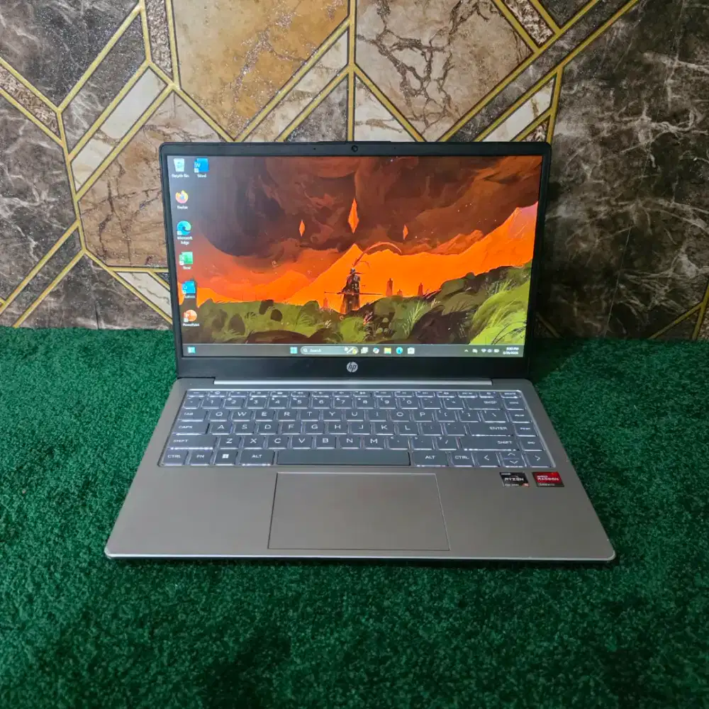 HP Ryzen 5-7520U RAM 8GB/512GB FHD Roblox Lancar