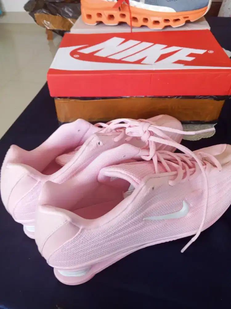 Sepatu Nike Shox Z (ukuran 44)