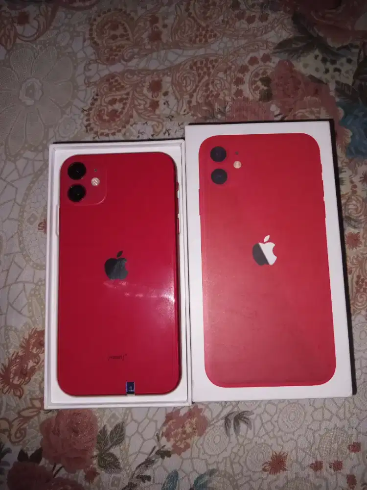 Jual Iphone 11 Merah 64 GB Mulus