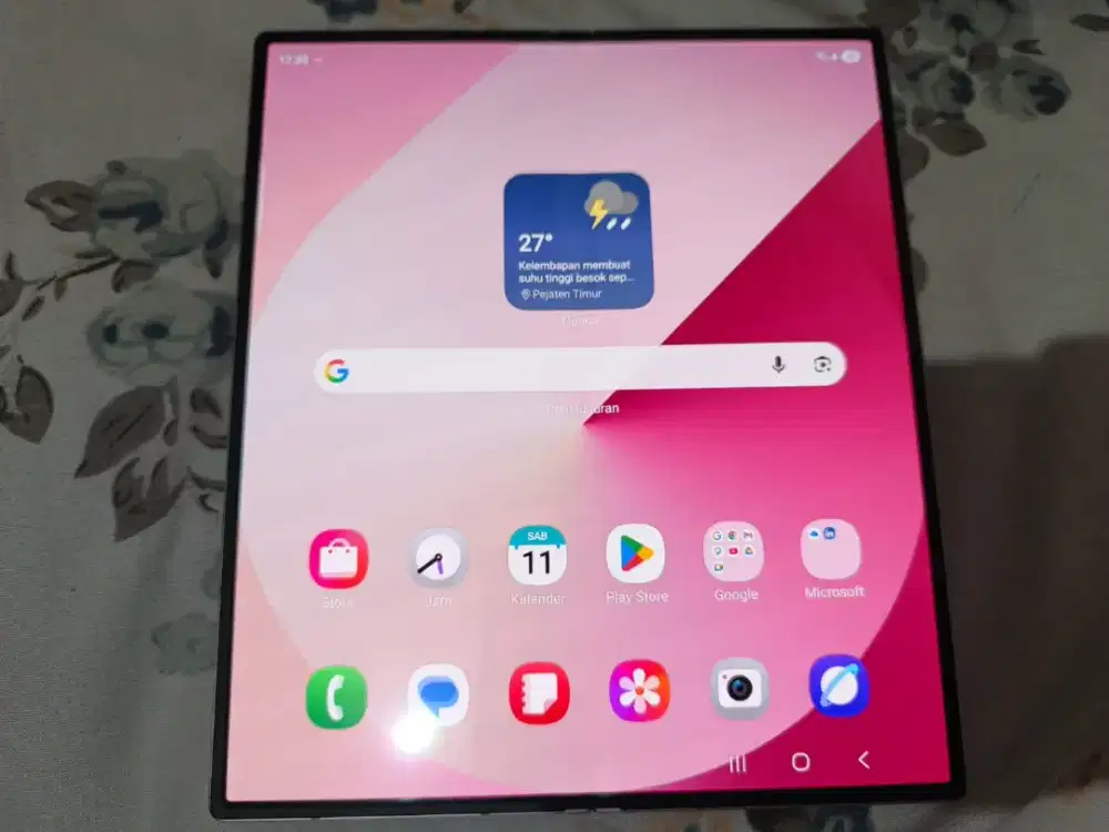 Samsung ZFold 6 Bekas 12/256GB gak mulus banget ada Codet di sudut