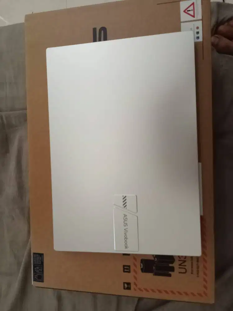 Jual Second Asus ASUS VIVOBOOK 14 M1405YA RYZEN 7 7730 16GB 512GB W11+