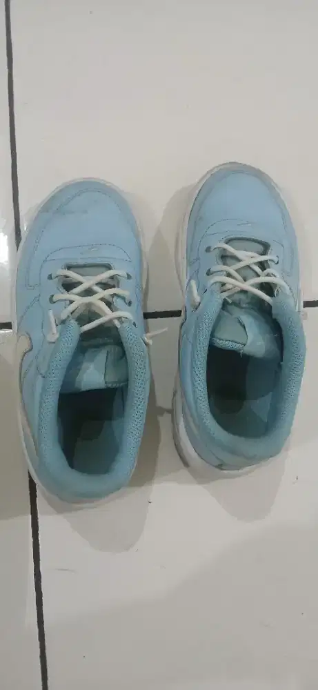 Sepatu nike biru 16 cm