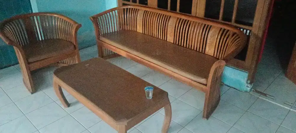 Set kursi ruang tamu