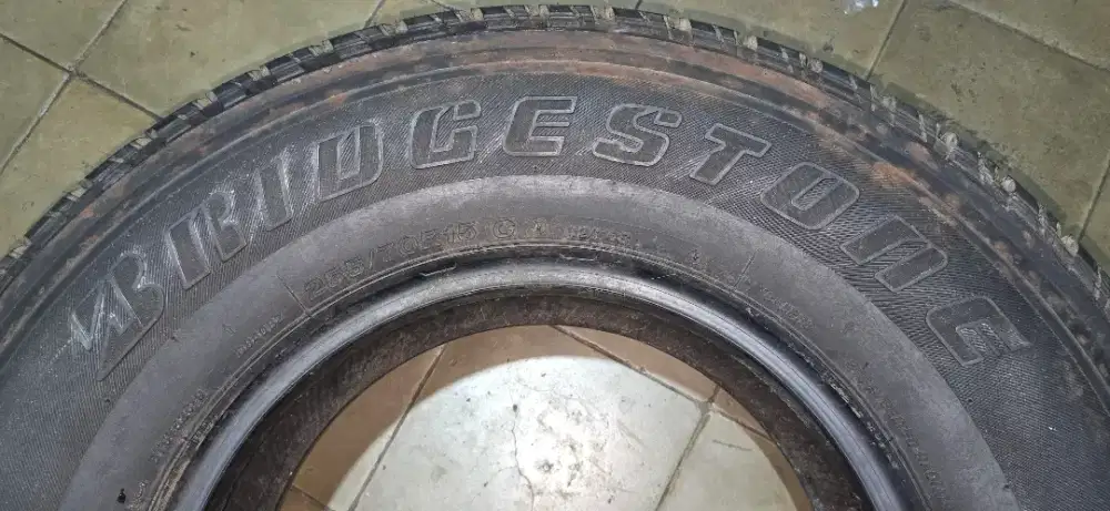Ban bekas bridgestone