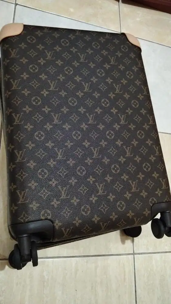 KOPER LUIS VITTON (LV)