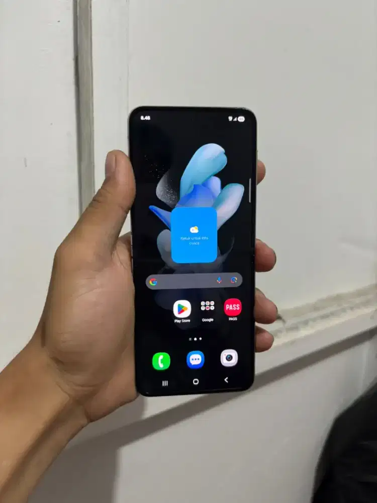 Samsung galaxy Z flip 4 inter