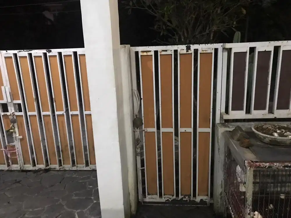 Pagar Rumah kurang lebih 6 meter