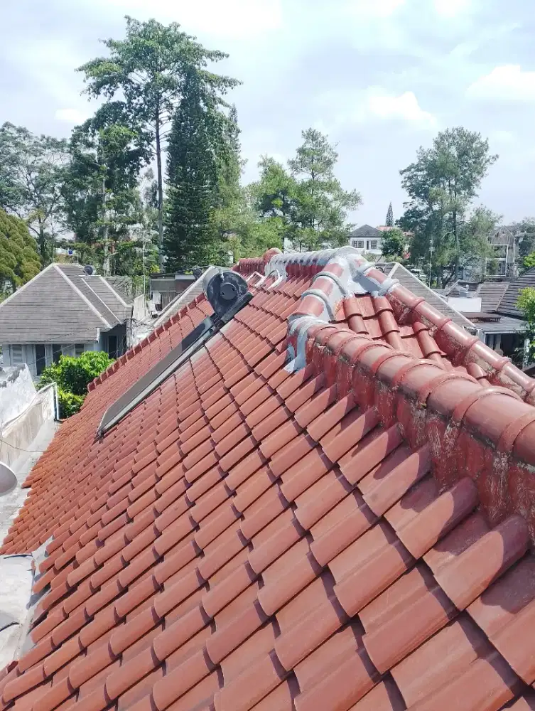 Menerima jasa perbaikan atap bocor, renov atau dari nol