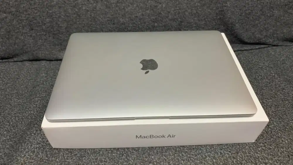 MacBook Air M1 Silver 8/256GB iBox fullset