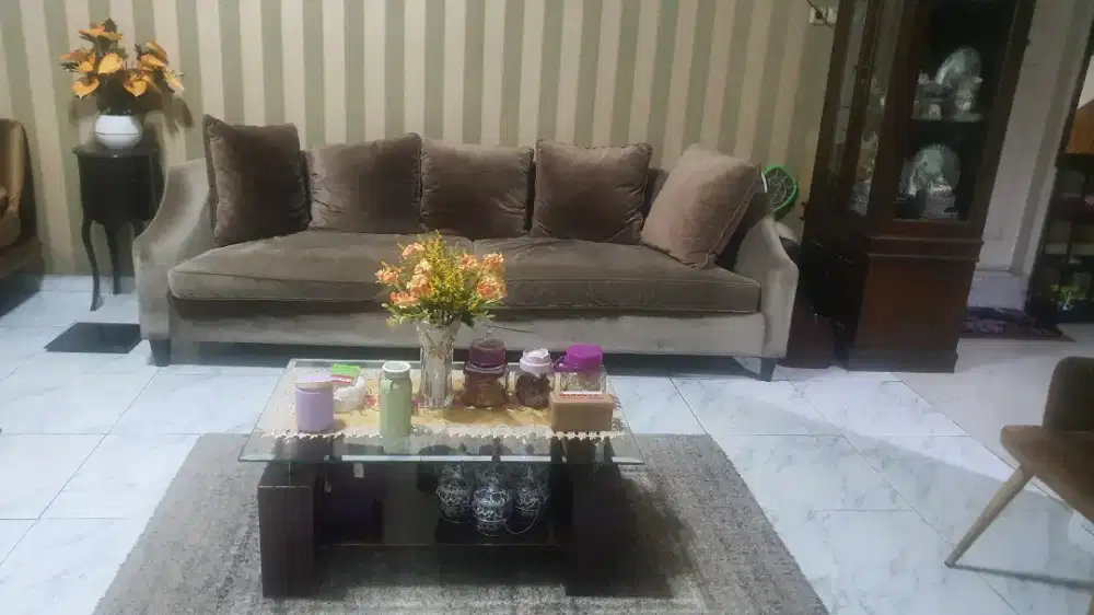 Dijual kursi tamu 3 seat sama meja tamu