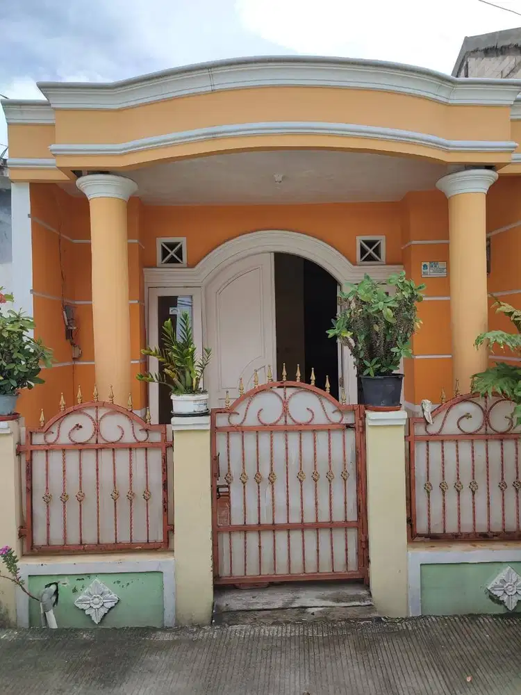 DISEWAKAN RUMAH LOKASI STRATEGIS