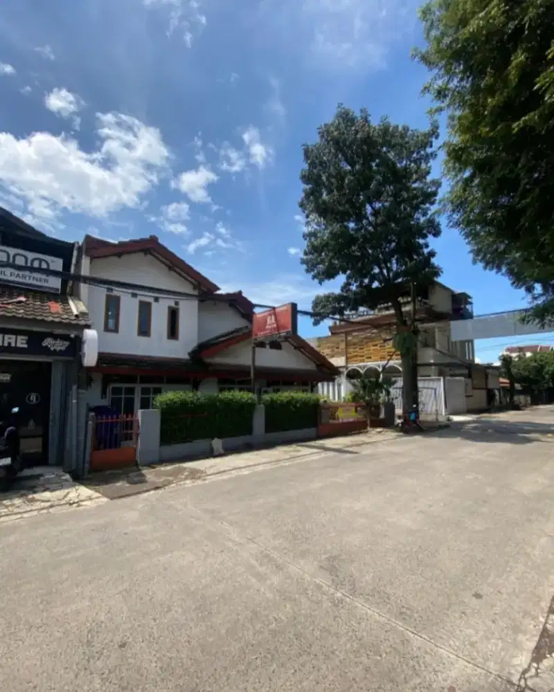 Rumah 2 Lt di sewakan di kota bandung.