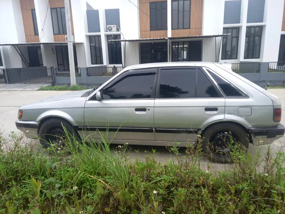 Mazda 323 1986 Bensin