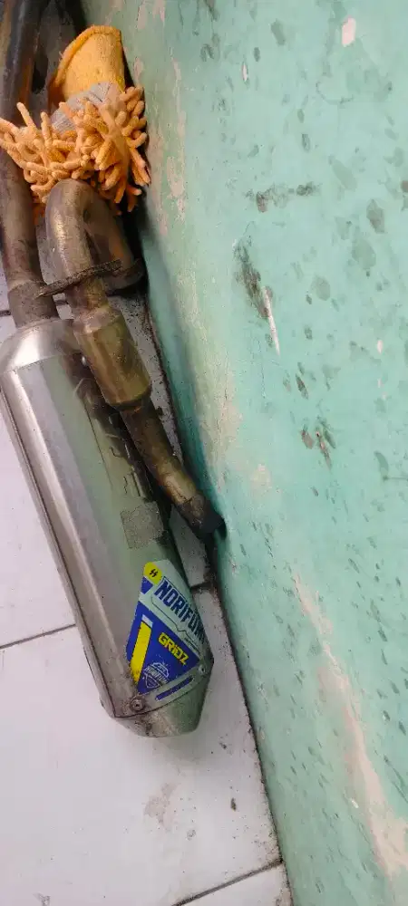 Knalpot bekas KW