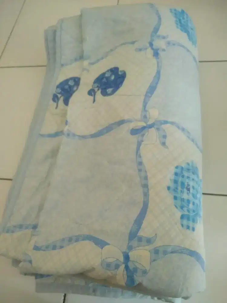 Bed cover katun adem