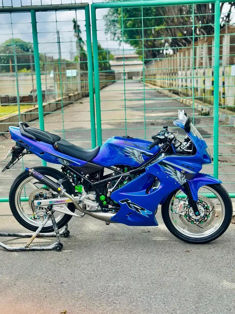 Kawasaki ninja zx 150 RR 2009 modif kontes hedon rata kanan