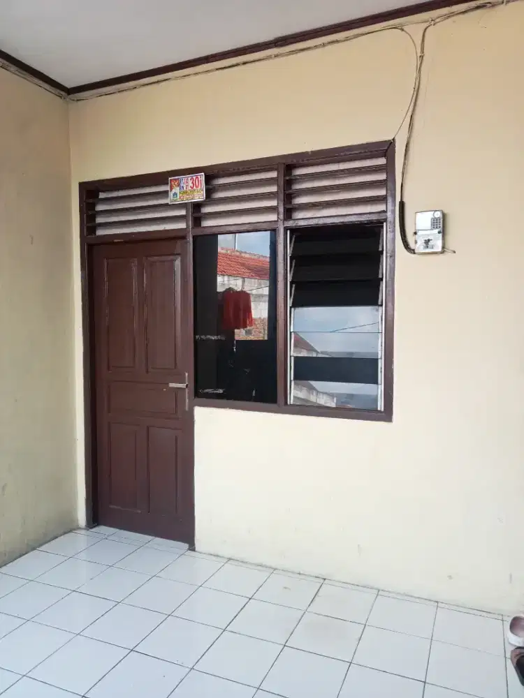 RUMAH KONTRAKKAN DILANTAI 2