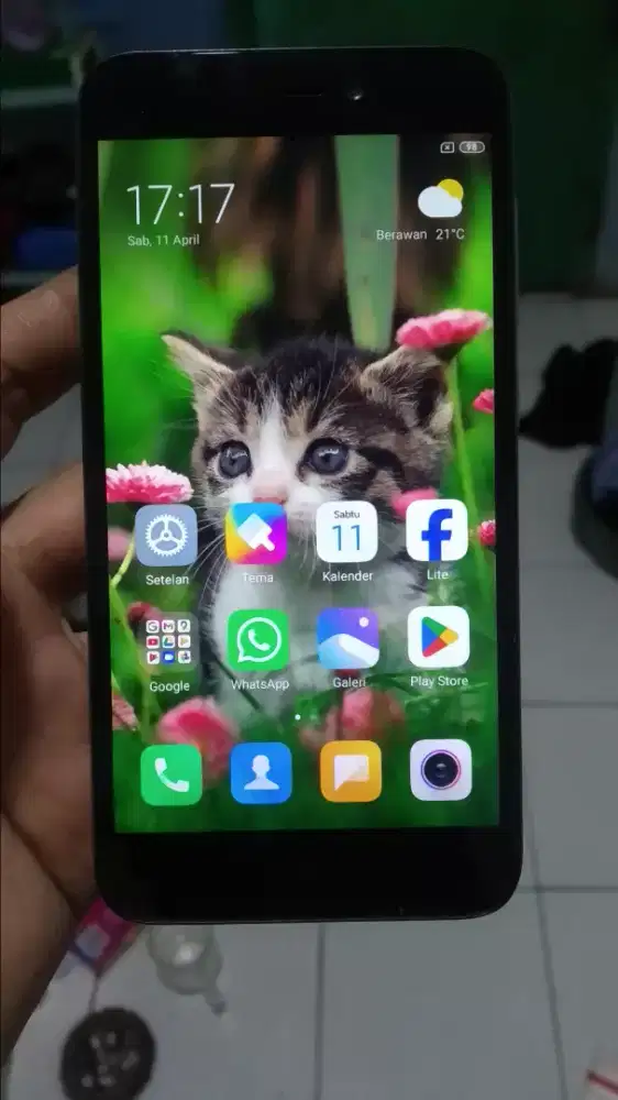 Xiaomi redmi 5a 4G 2/16 layar 5 inchi super mulus