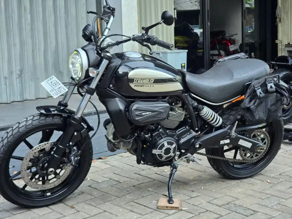 Moge Naked Ducati Scrambler 400 th 2017 PMK km15rb Modif Siap Turing