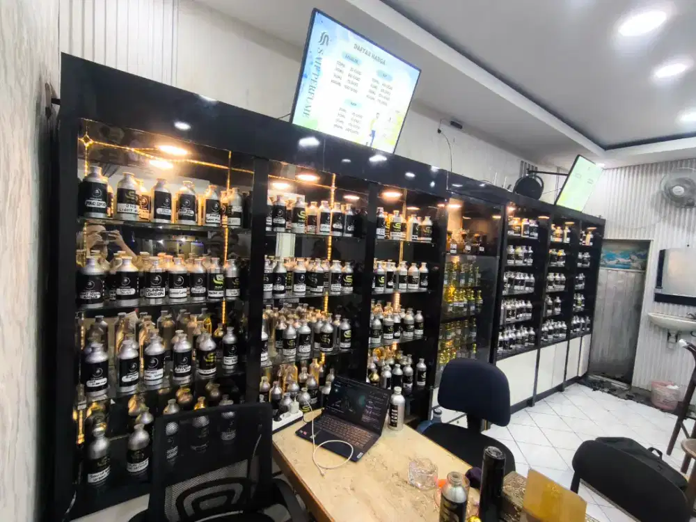 Almari rak display Jati