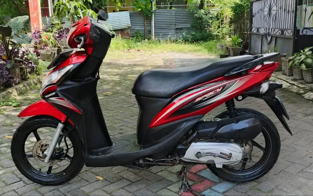 HONDA SPACY 2011  WARNA MERAH HITAM (ORIGINAL KLASIK)