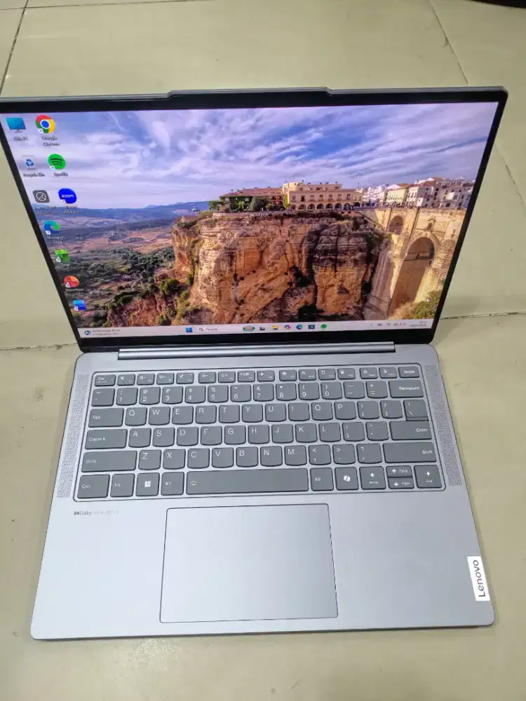 Laptop Lenovo Yoga Slim 7