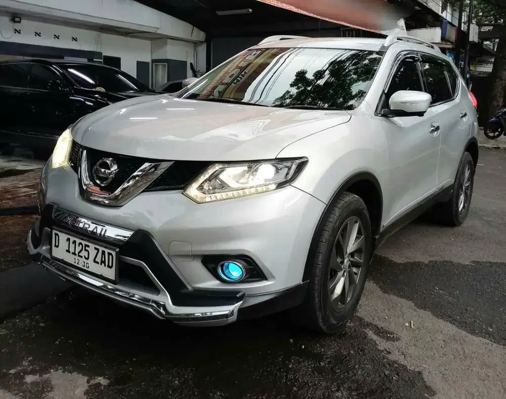 Nissan XTRAIL T32 2.5 AT 2015 LowKM 103rb FACELIFE ISTIMEWA BANDUNG