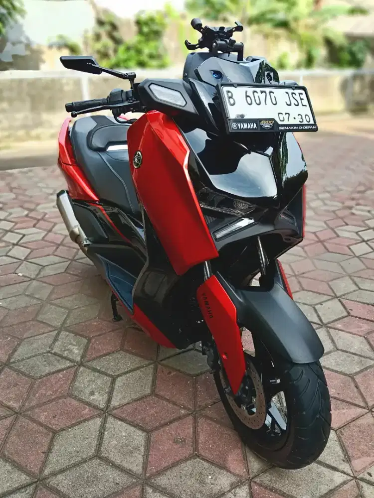 Yamaha Xmax 2025 luxury red km rendah mulus