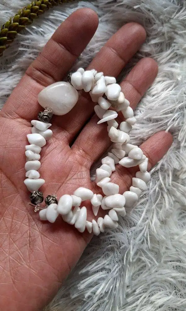 Gelang batu alam putih